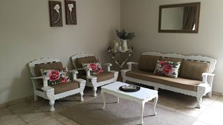 Larkspur Place | Accommodation Vincent