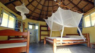 Wuyani Pariango Beach Motel | Africa Specials