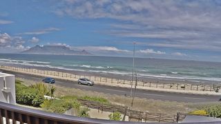 No 8 On Helena | Accommodation Bloubergstrand