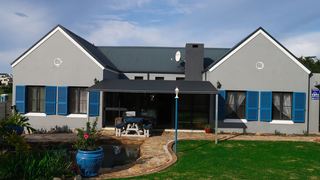 Makarios Holiday Home | Vermont ZA Self-catering
