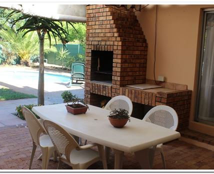 All Seasons Bed & Breakfast Table View