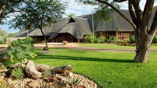Uris Safari Lodge | Accommodation Tsumeb