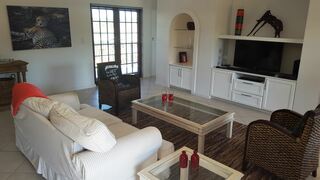 Fraser House | Accommodation Hunters Home