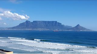 The Waves 1002 | Self-catering Bloubergstrand