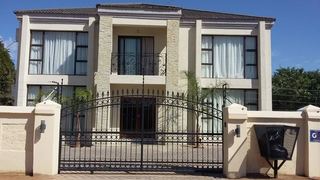 First Avenue Guest House | Accommodation Gaborone