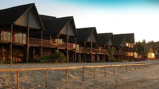 Farol da Barra | Praia do Tofo Accommodation