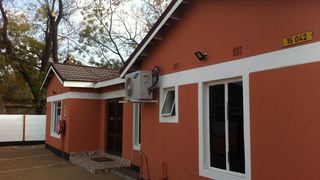 King Bed Guest Inn | Francistown Accommodation