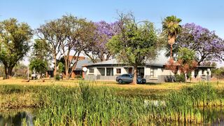 De Kleine Serengeti Game Lodge | Accommodation Dinokeng Game Reserve