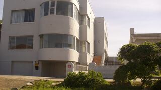 Royal @ Sea | Accommodation Muizenberg