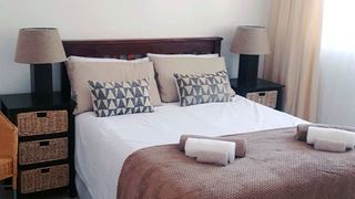 Stukkie Van Der Merwe Holiday Cottage | Sandbaai Accommodation