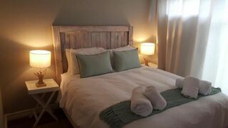 Seaside Village Beach Penthouse Apartments | Bloubergstrand Specials