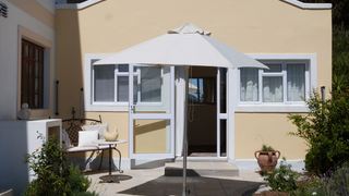 Pakya - The Little Olive Farm | Accommodation Gordons Bay