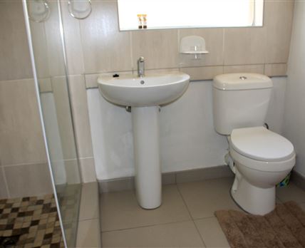 J & T Commodities (Pty) Ltd trading as Old Hoek Guesthouse