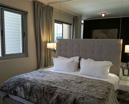 001 Harbour Bridge Hotel and Suites