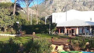 Discover Mountainside City Living | Vredehoek Accommodation