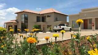 Hill View Guest House | Accommodation Serowe