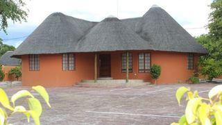 Kessas Holiday Home | Maun Accommodation