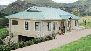 Eagles View House | Accommodation Clarens Golf and Trout Estate