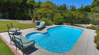 Elizabeth I | Constantia Accommodation