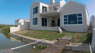 Sunbird - Admiral Island House | Port Owen Accommodation