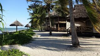 Barry's Beach Resort | Pangani Accommodation