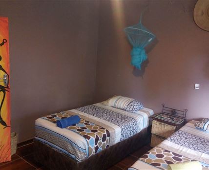 Mambo Backpackers