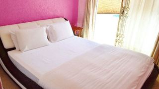 Quereba Bed & Breakfast | Accommodation Riviera Park