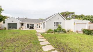 Lea Villa | Accommodation Bergvliet