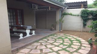 C'est la Vie Guesthouse | Accommodation Eros