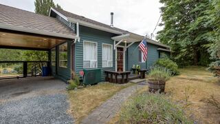 Glacier Springs Cabin #8 | Glacier Lodges