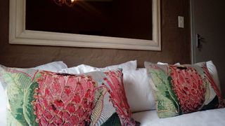 TeaterHuis Guest House | Africa Specials