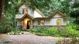 Snowline Cabin #34 | Glacier Accommodation