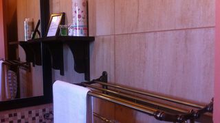 Khwee Sands Lodge | Orapa Accommodation