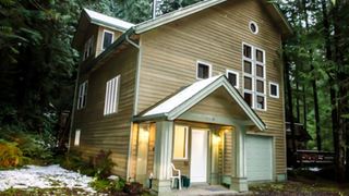 Snowline Cabin #51 | Glacier Accommodation