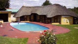 Valotone 2 B&B | Lichtenburg Accommodation