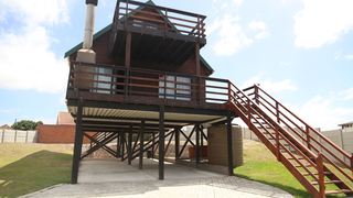 Beach Bum Cabin | Accommodation Paradise Beach