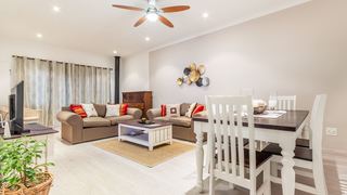Quaint 4 Bedroom Home - Trendy Harfield Village | Kenilworth Accommodation