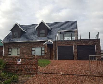 Buxton Close Holiday House