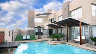 Nine on Uys Street B&B | Central Jeffreys Bay Accommodation