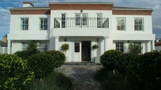 Ashbourne Manor | Summerstrand Accommodation
