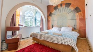 Artistic 2 Bedroom Home On The Edge Of Town | Zonnebloem Accommodation