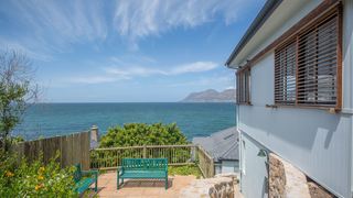 Modern Beach Apartment | Cape Peninsula Specials