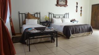 Ingwe Guest Lodge | Lodges Lochvaal