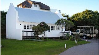 Seal's Backpackers | Cape St Francis Accommodation