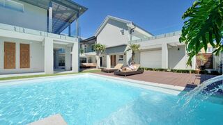 Grand Blue D | Cape to Karoo Road Trip Specials