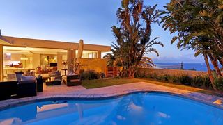 Bellazzure | Green Point Accommodation