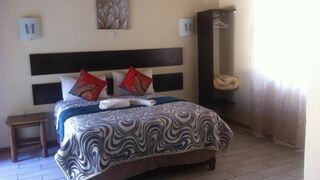 Shakawe Sands Lodge | Shakawe Accommodation