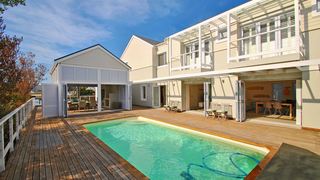 Spacious Island Villa on the Water | Thesen Island Accommodation