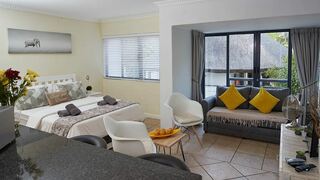 Planet Africa Studio 32 | Sea Point Accommodation