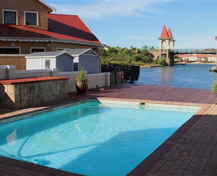 Waterside Living - Marina Martinique 1304